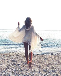 Natasha Oakley feet photo thumbnail