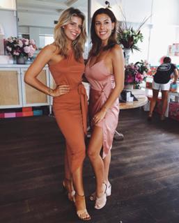 Natasha Oakley feet photo thumbnail