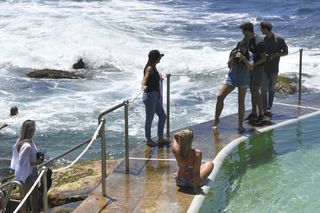 Natasha Oakley feet photo thumbnail