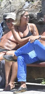 Natasha Oakley feet photo thumbnail