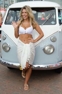 Natasha Oakley feet photo thumbnail