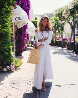 Natasha Oakley feet photo thumbnail