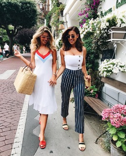 Natasha Oakley feet photo thumbnail