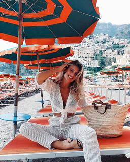 Natasha Oakley feet photo thumbnail