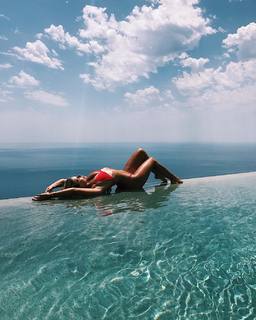 Natasha Oakley feet photo thumbnail