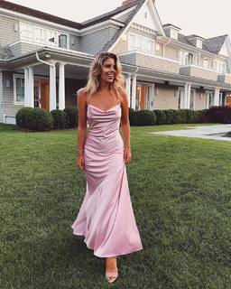 Natasha Oakley feet photo thumbnail