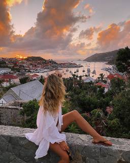 Natasha Oakley feet photo thumbnail