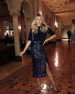 Natasha Oakley feet photo thumbnail