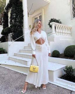 Natasha Oakley feet photo thumbnail