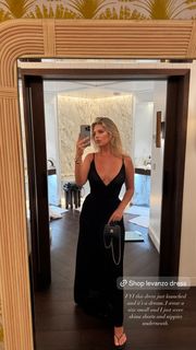 Natasha Oakley feet photo thumbnail