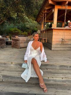 Natasha Oakley feet photo thumbnail