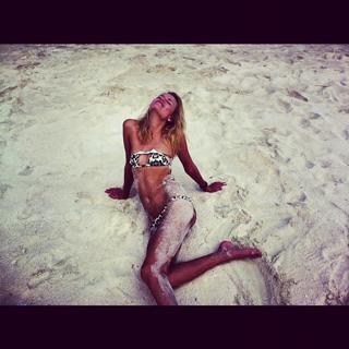 Natasha Poly feet photo 9