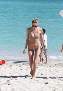 Natasha Poly feet photo 14