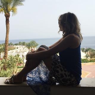 Natasha Stefanenko feet photo thumbnail