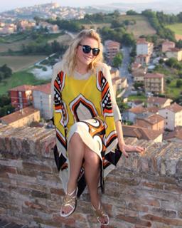 Natasha Stefanenko feet photo thumbnail