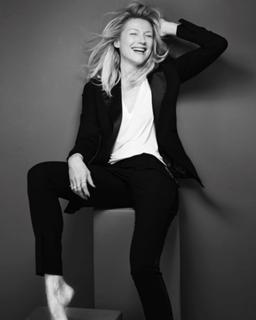 Natasha Stefanenko feet photo thumbnail