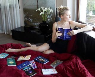 Natasha Stefanenko feet photo thumbnail