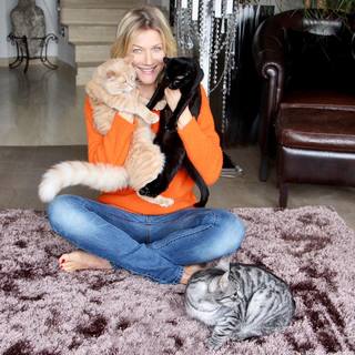 Natasha Stefanenko feet photo thumbnail