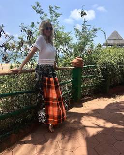 Natasha Stefanenko feet photo thumbnail