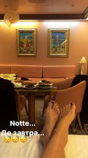 Natasha Stefanenko feet photo thumbnail