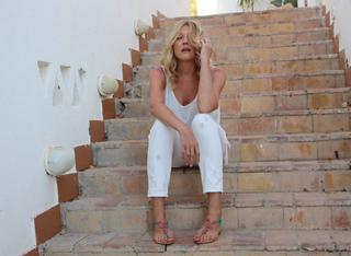 Natasha Stefanenko feet photo thumbnail