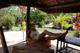 Natasha Stefanenko feet photo thumbnail