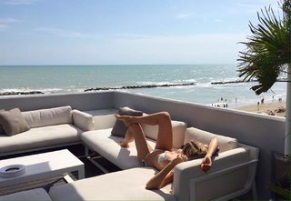 Natasha Stefanenko feet photo thumbnail