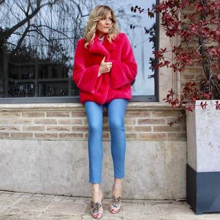 Natasha Stefanenko feet photo thumbnail