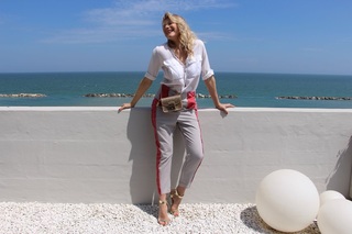 Natasha Stefanenko feet photo thumbnail