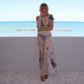 Natasha Stefanenko feet photo thumbnail