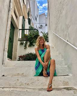 Natasha Stefanenko feet photo thumbnail