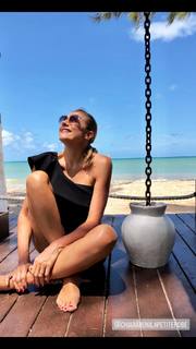 Natasha Stefanenko feet photo thumbnail