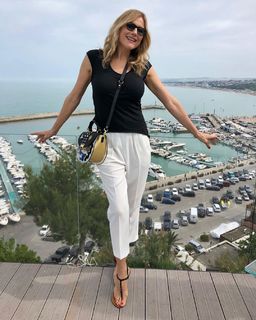 Natasha Stefanenko feet photo thumbnail