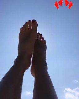Natasha Stefanenko feet photo thumbnail