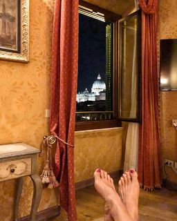 Natasha Stefanenko feet photo thumbnail