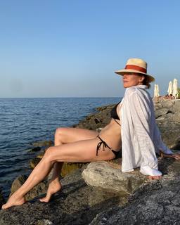 Natasha Stefanenko feet photo thumbnail