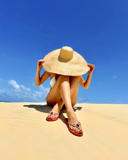 Natasha Stefanenko feet photo thumbnail