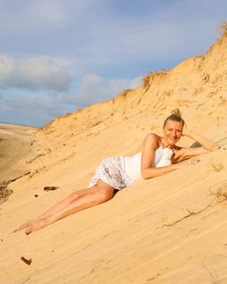 Natasha Stefanenko feet photo thumbnail