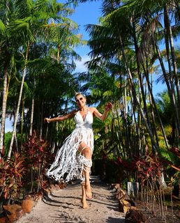 Natasha Stefanenko feet photo thumbnail