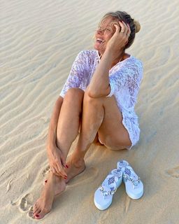 Natasha Stefanenko feet photo thumbnail