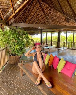 Natasha Stefanenko feet photo thumbnail