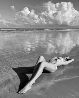 Natasha Stefanenko feet photo thumbnail