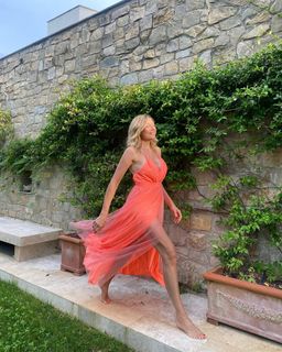 Natasha Stefanenko feet photo thumbnail