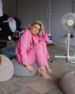 Natasza Urbanska feet photo thumbnail