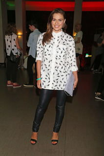 Natasza Urbanska feet photo thumbnail