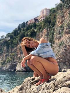 Natasza Urbanska feet photo thumbnail