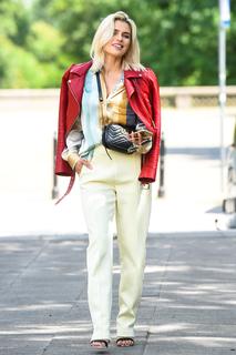 Natasza Urbanska feet photo thumbnail