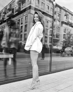 Natasza Urbanska feet photo thumbnail