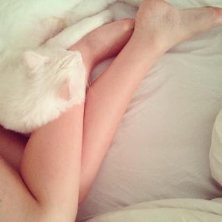 Nathalia Dill feet photo thumbnail