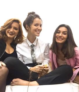 Nathalia Dill feet photo thumbnail